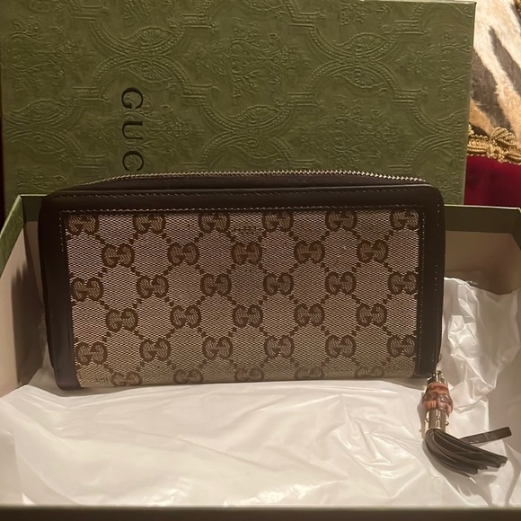 Authentic Gucci GG zip around bamboo wallet - Picture 1 of 11